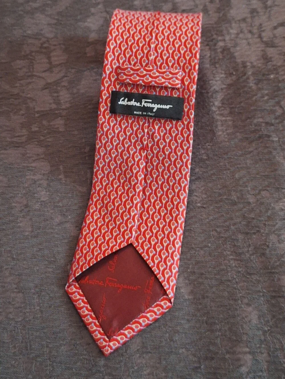 Men's Red Patterned Silk Tie - Classic Dress Accessory